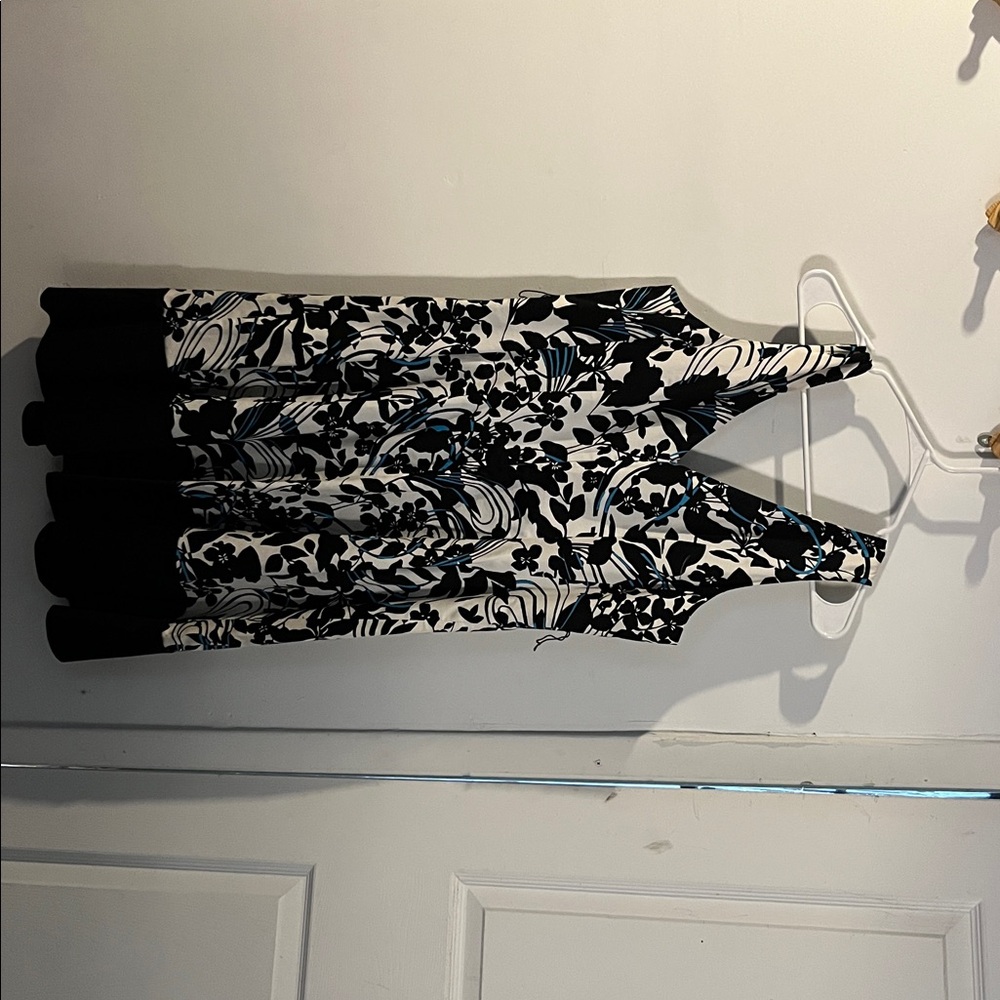 Jones Wear Black and White Floral Dress